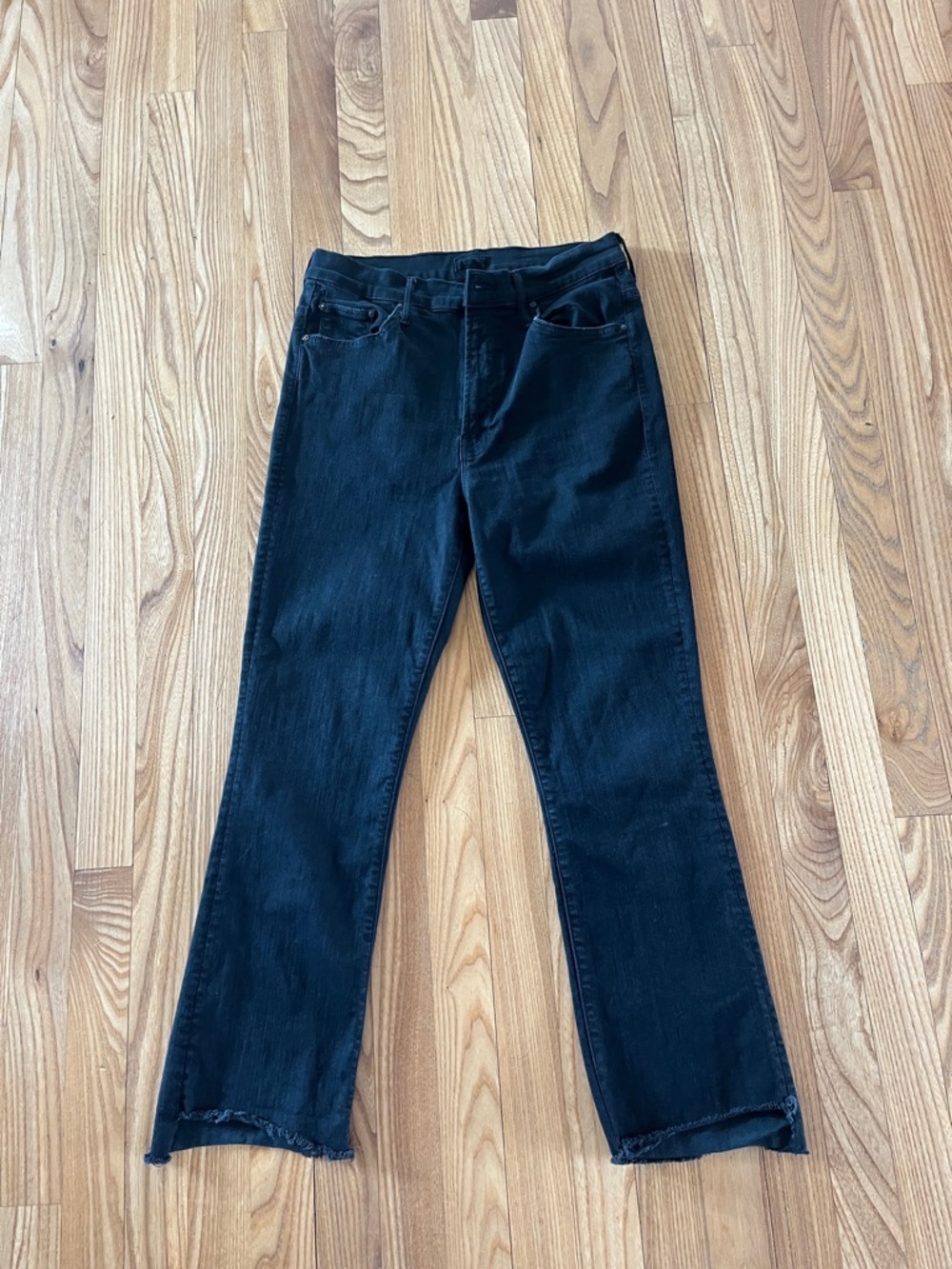 MOTHER Black The Insider crop step fray. NWOT size 31